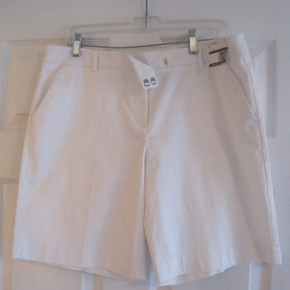 NEW YORK AND COMPANY WHITE SHORTS 12 NWT